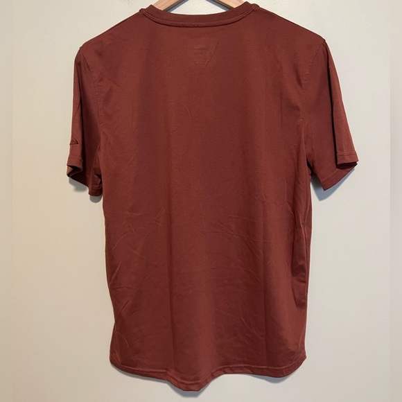 Myles Men’s Everyday Tee with V-Neck in Crimson Size Medium - Picture 6 of 8